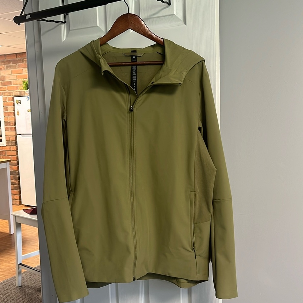 Lululemon Men’s Windbreaker Jacket